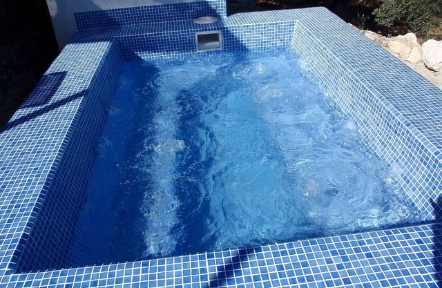 Molino Lorca est un grand moulin restauré avec piscine privée