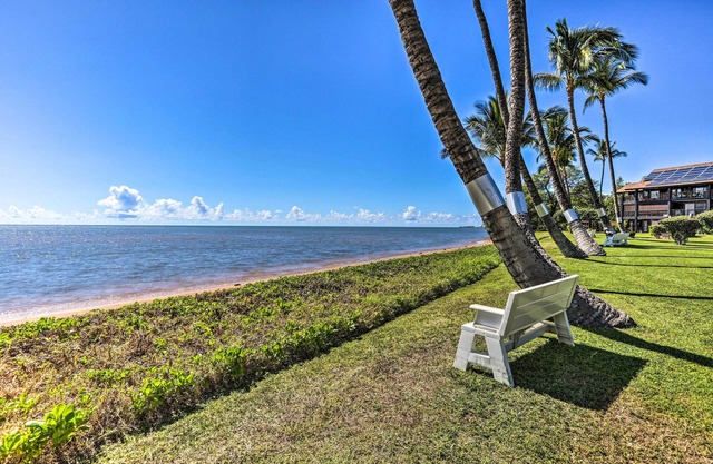 Molokai Island Loft: Lanai, Pool + Walk to Beach!
