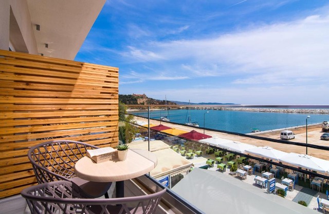 Molos Hotel