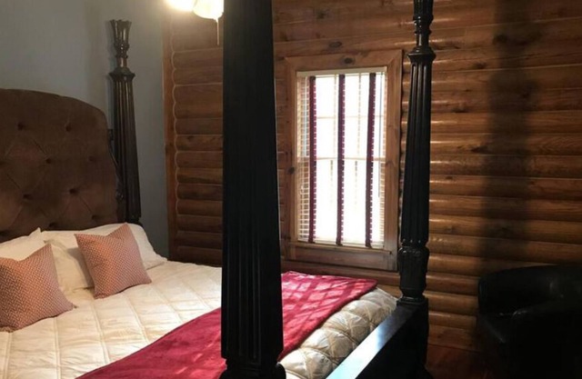 Mongolia Room w/ Bedroom