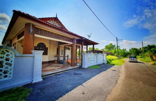 Monie's Homestay Marang