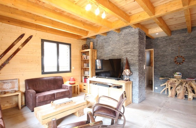 Le Mont-Dore: Splendide Chalet 5 Chambres avec Terrasse, Garage Double, et WiFi