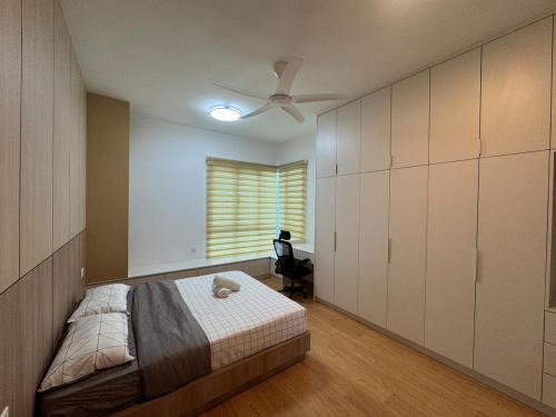 Mont kiara warmly 6 pax stay