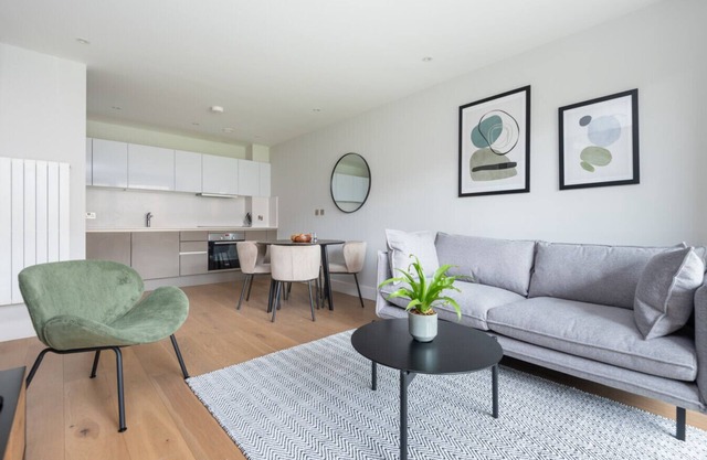 Montana Apt | Prime Location