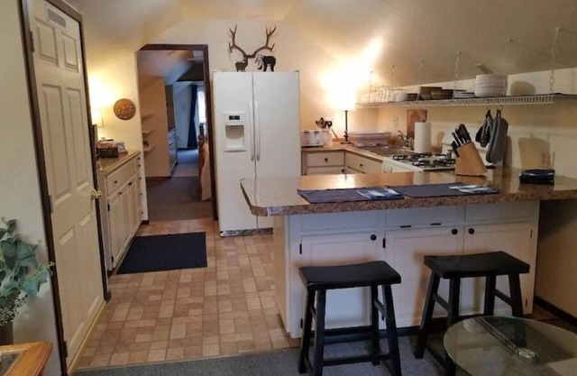 Montana Mountain Retreat - "Wapiti Wallow"