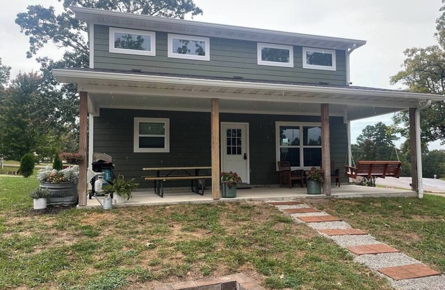 Charming 2-bedroom 0.5 Miles From Montauk State Park
