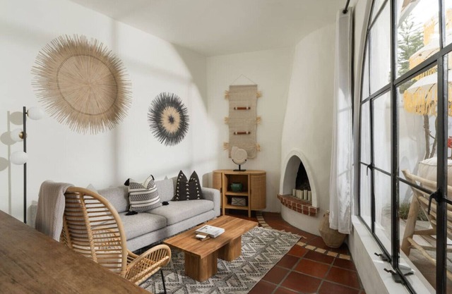 Montecito 1BR Casita w/ Patio & Fireplace