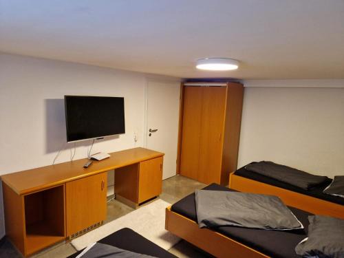 Monteurzimmer- Kellerwohnung mit GemeinschaftsBad und Küche BEI RASTATT