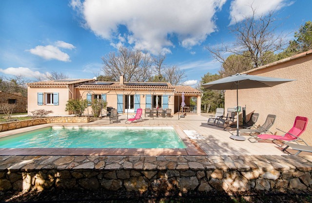 Montgit - Piscine, grand jardin, parking