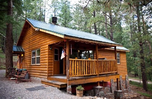 Retraite de forêt confortable de Montgomery