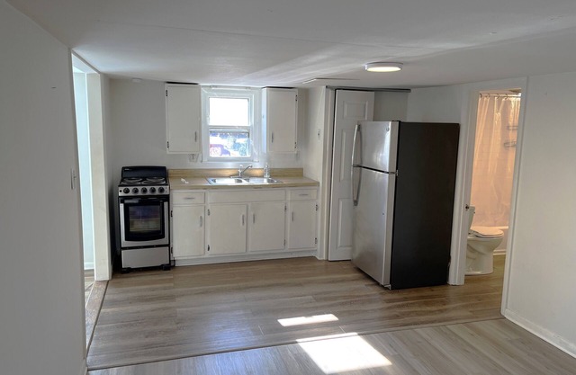 Monthly Rental in Hillsboro/Belmont Neighborhood!