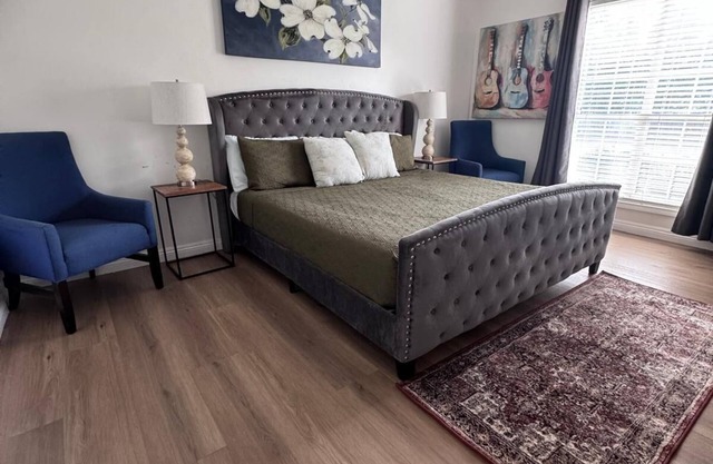 Spacious 5-bedroom house with Strong Wi-Fi Olive Branch