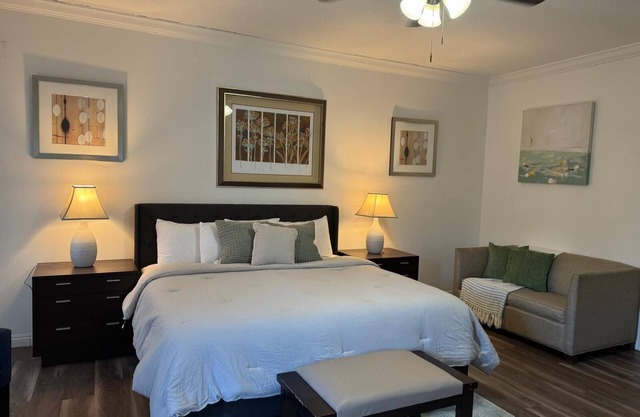 Huge Newly renovated 7 BR/4BA in over 3000 sq ft