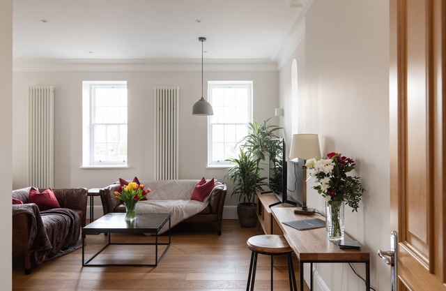 Monthly Stays-Luxury Exclusive Flat, 9 miles London