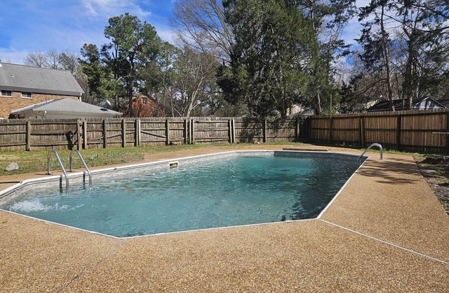 MONTHLY STAYS -Modern 6 Bedroom Home with Extra Sleeping Space & Private Pool