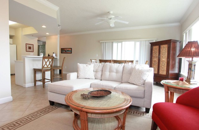 Monthly & yearly rental, pool, gym, pier, boat slip & More