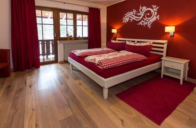 Montis (84 qm), Balkon, Küche extra, 2 Schlaf- und 1 Wohnzimmer, max 4 Personen