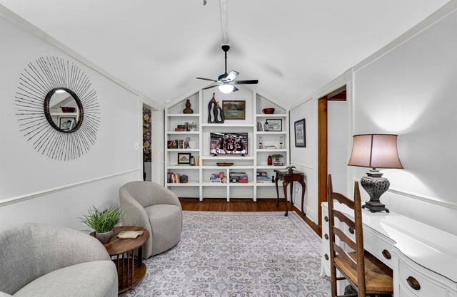 Charming Historic Getaway | Walk to Main Street