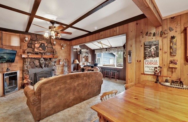 Moon Escape by Big Bear Vacations | Castle Rock Trail Location | Essentials Included