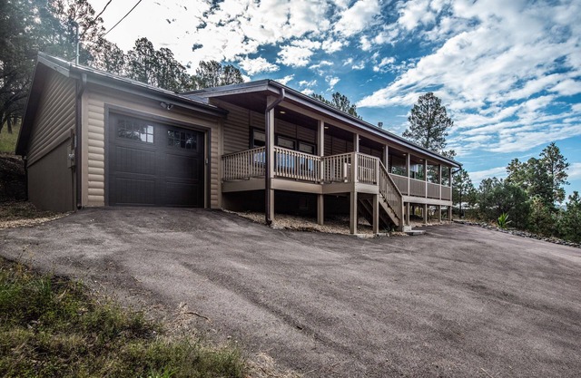 Moon Mountain Escape | Pet Friendly, Gas Fireplace