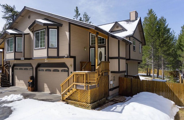 Moonlight Ridge - 30+ Day Vacation Home Rental