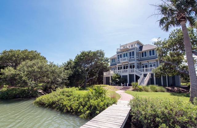 Moonrise Point: Amazing Ocean Views w/ Private Dock;Minutes to Beach; Dogs Welcome