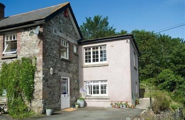Retraite idyllique à Cadgwith Cove - promenade à la plage, au pub et au café