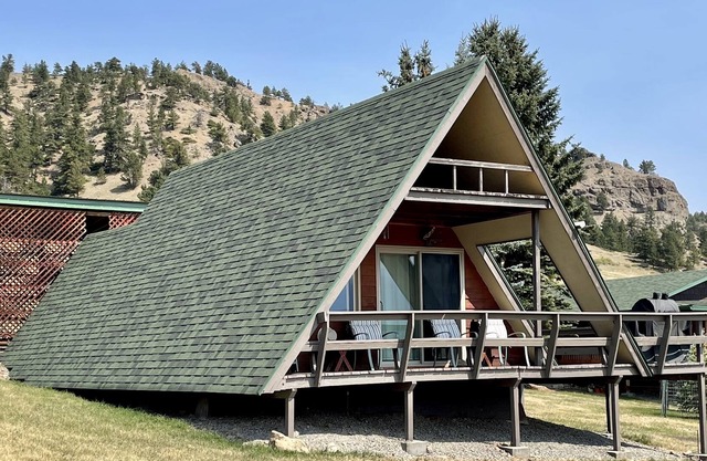 Moose Cabin 6 personnes, Fun Cabin, Majestic Mtn View, Sound of Rushing River ci-dessous