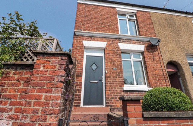 MOOT COTTAGE, family friendly, character holiday cottage in Driffield