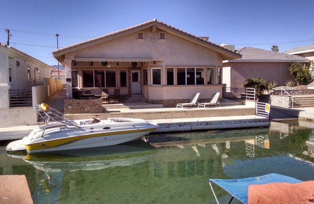 Moovalya Keys, quai pour bateau de 50 pi, bar à eau / table de billard, garage pour 4 voitures