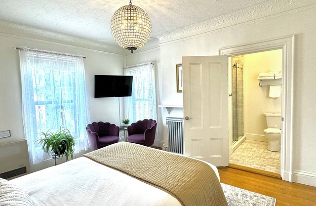 Morrill Mansion Inn | 1 | Self Check In | Parking