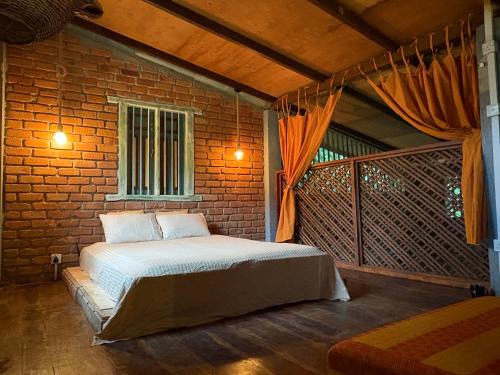 Moss Forest Cabin Hike&River Escapes with veg meals