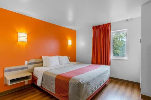Motel 6-Baraboo, WI - Lake Delton-Wisconsin Dells