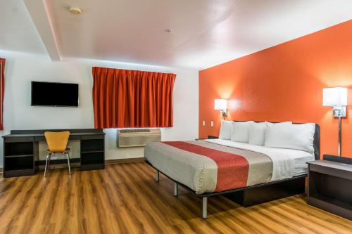Motel 6-Barkeyville, PA
