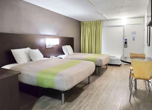 Motel 6-Columbus, GA - Downtown