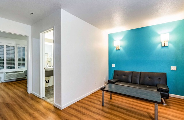 Motel 6 Fountain Valley, CA - Huntington Beach Area