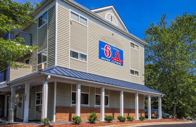 Motel 6-Greensboro, NC - I-40