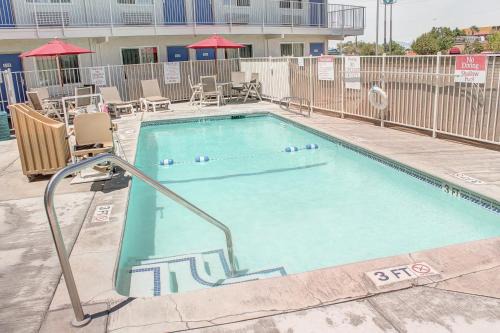 Motel 6-Lancaster, CA