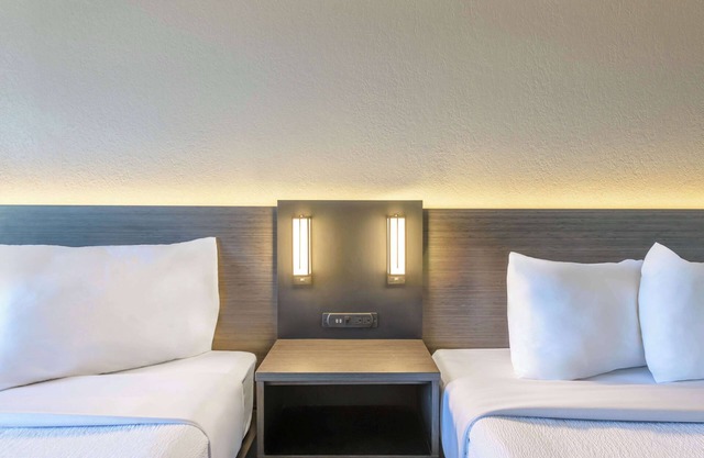 Motel 6 Ocala, FL - Conference Center