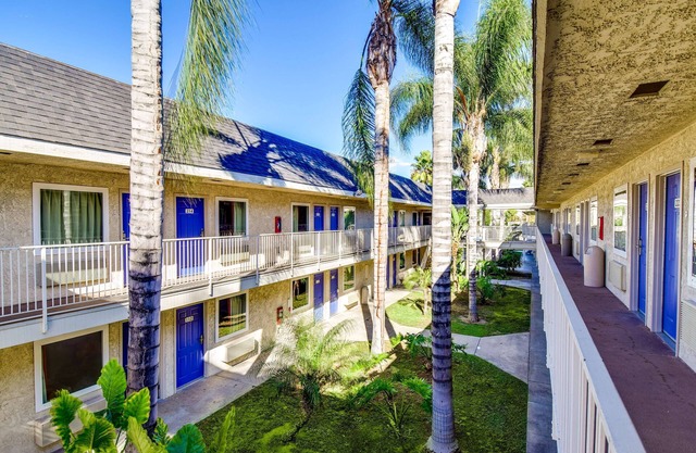 Motel 6 Riverside, CA - South