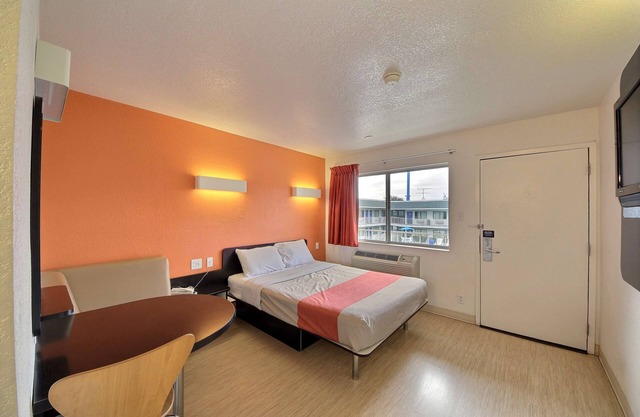 Motel 6 San Marcos, TX