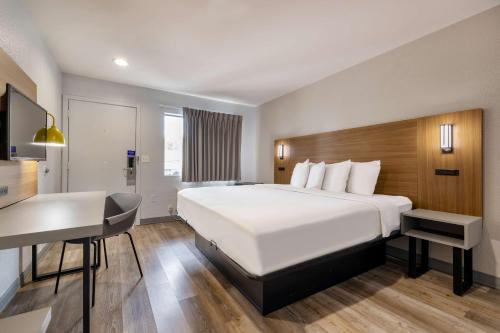Motel 6-Santa Ana, CA