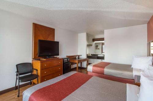 Motel 6-Van Buren, AR I- 40