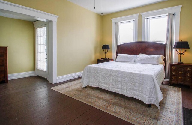 Mount Bernadette - Charming historic apartment in the heart of the Louisville Highlands