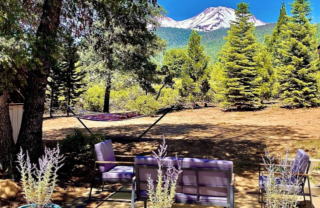 Mount Shasta is calling - The House of Light