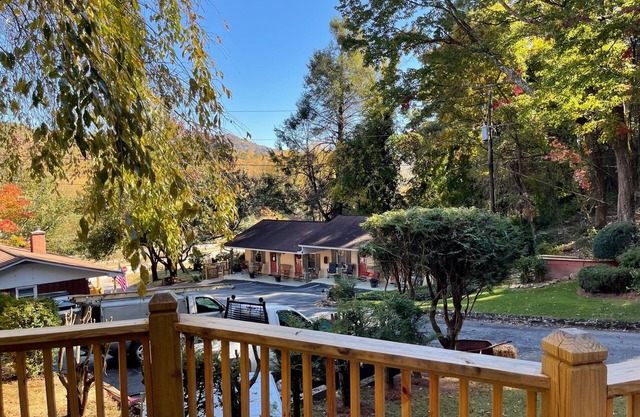 Mountain Aire Cottages & Inn
