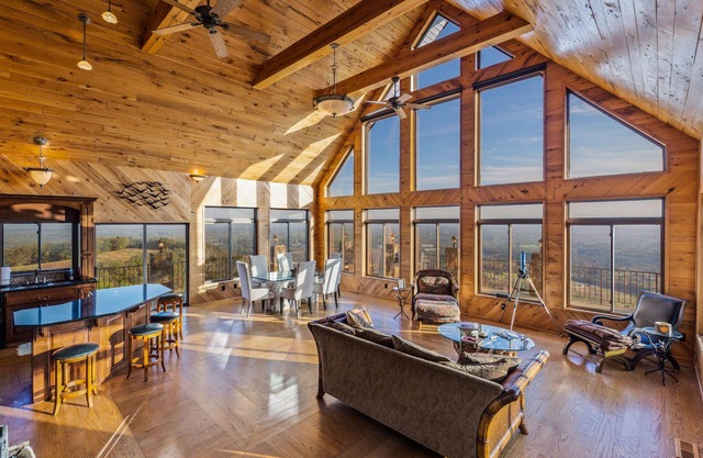 Chalet de montagne avec vue panoramique à 180 degrés à seulement 15 minutes de Hanging Rock