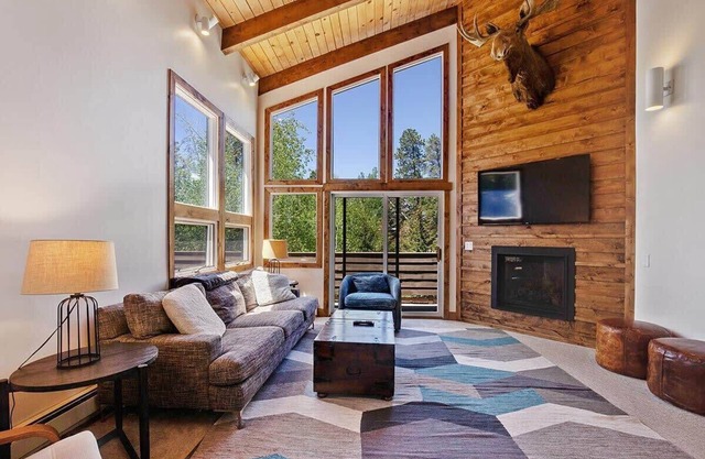 Mountain Chalet Just Blocks from Gondola & Main St