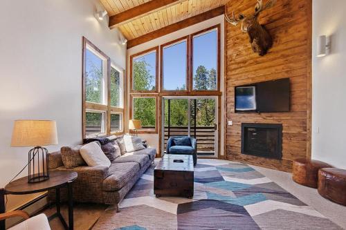 Mountain Chalet Just Blocks from Gondola and Main St