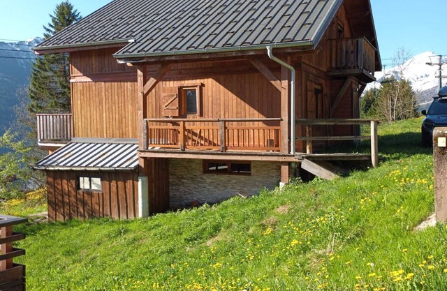 Mountain chalet with view - sleeps 14